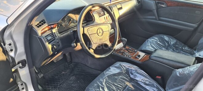Mercedes E 240 1999, 392,000 km - 2.4 l - Bərdə