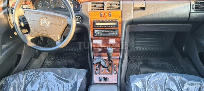Mercedes E 240 1999, 392,000 km - 2.4 l - Bərdə
