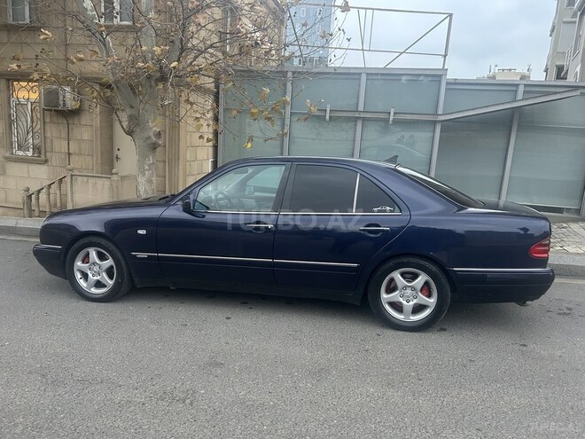 Mercedes E 240 1999, 300,000 km - 2.4 l - Bakı
