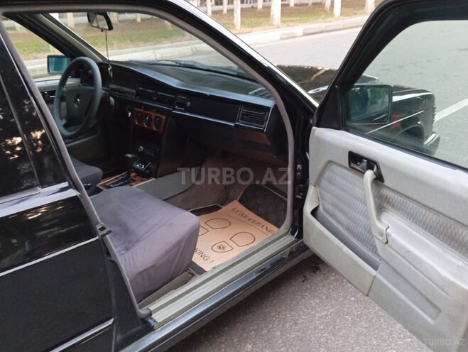 Mercedes 190 1993, 321,560 km - 2.0 l - Sumqayıt