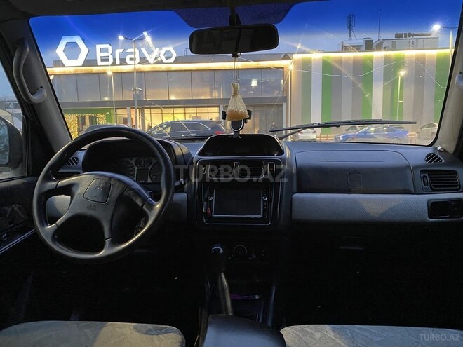 Mitsubishi Pajero io 1999, 289,900 km - 1.8 л - Bakı