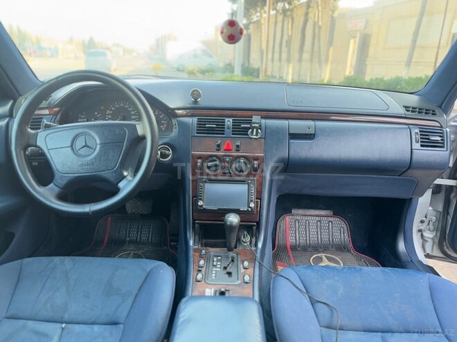 Mercedes E 230 1997, 289,177 km - 2.3 l - Sumqayıt