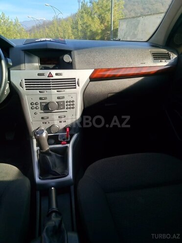 Opel Astra 2009, 201,000 km - 1.8 l - Balakən