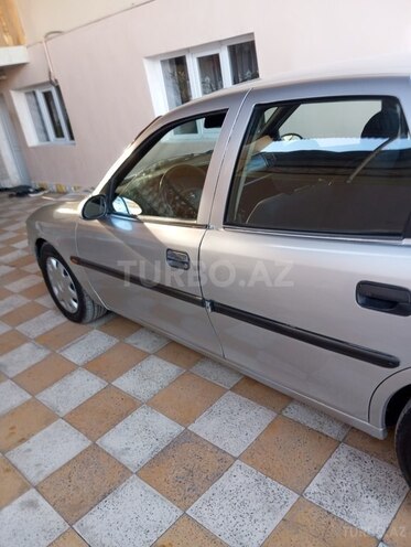 Opel Vectra 1998, 454,120 km - 1.6 л - Qazax