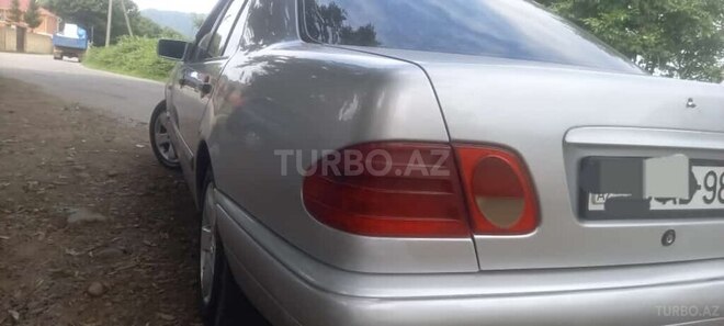 Mercedes E 290 1998, 254,786 km - 2.9 l - Masallı
