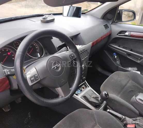Opel Astra 2006, 242,000 km - 1.4 l - Bakı