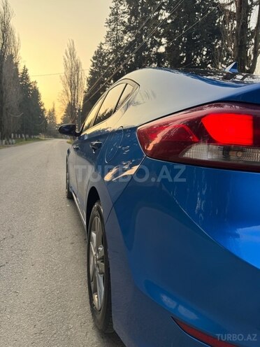 Hyundai Avante 2015, 196,000 km - 1.6 l - Masallı