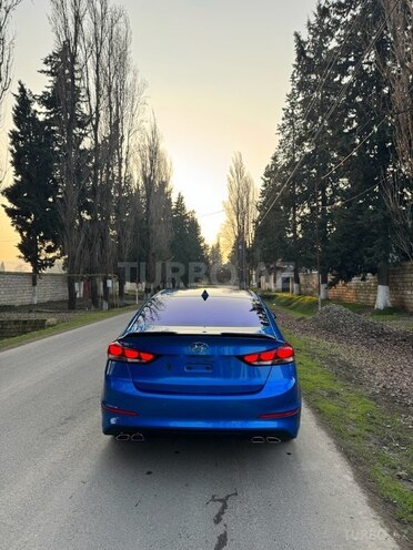 Hyundai Avante 2015, 196,000 km - 1.6 l - Masallı