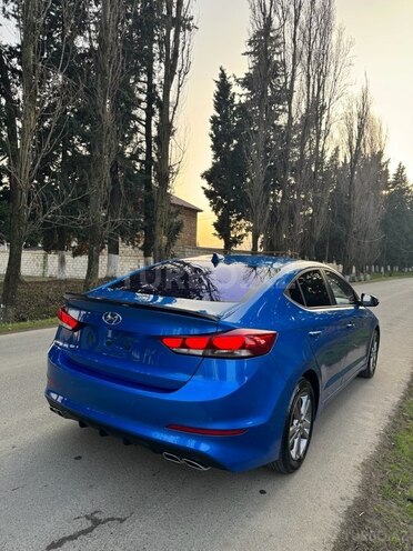 Hyundai Avante 2015, 196,000 km - 1.6 l - Masallı