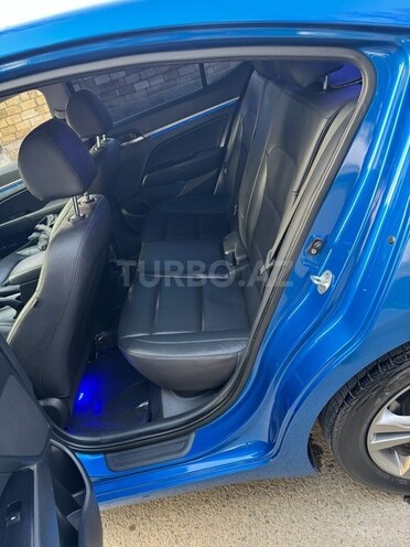 Hyundai Avante 2015, 196,000 km - 1.6 l - Masallı
