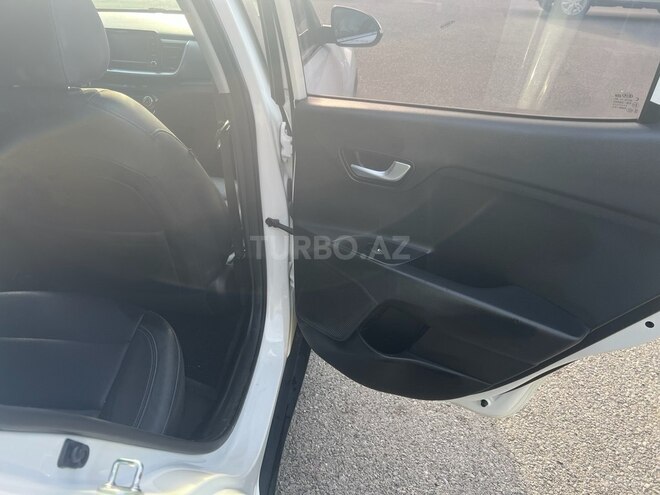 Kia Stonic 2017, 221,000 km - 1.6 l - Bakı