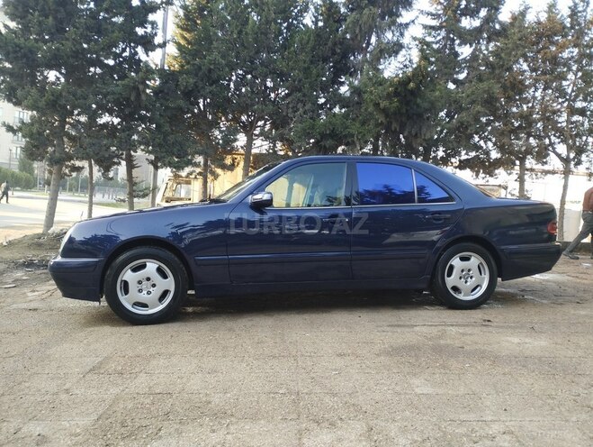 Mercedes E 220 d 4MATIC 2000, 295,256 km - 2.2 л - Bakı
