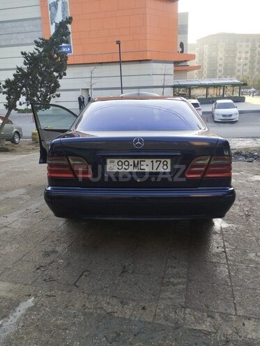 Mercedes E 220 d 4MATIC 2000, 295,256 km - 2.2 л - Bakı