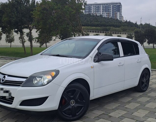 Opel Astra 2010, 205,500 km - 1.4 l - Bakı