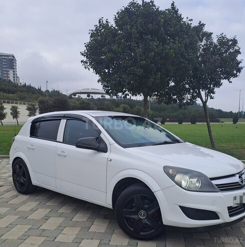 Opel Astra 2010, 205,500 km - 1.4 l - Bakı