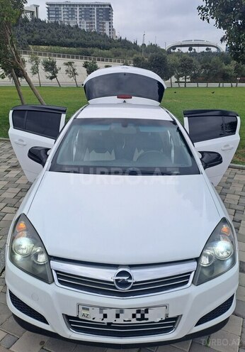 Opel Astra 2010, 205,500 km - 1.4 l - Bakı