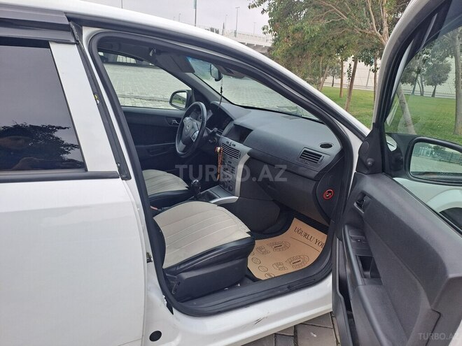 Opel Astra 2010, 205,500 km - 1.4 l - Bakı