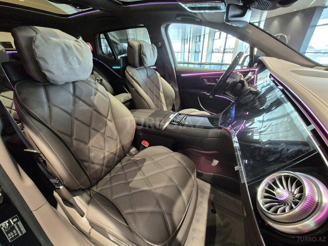 Mercedes-Maybach EQS 680 4MATIC SUV-11