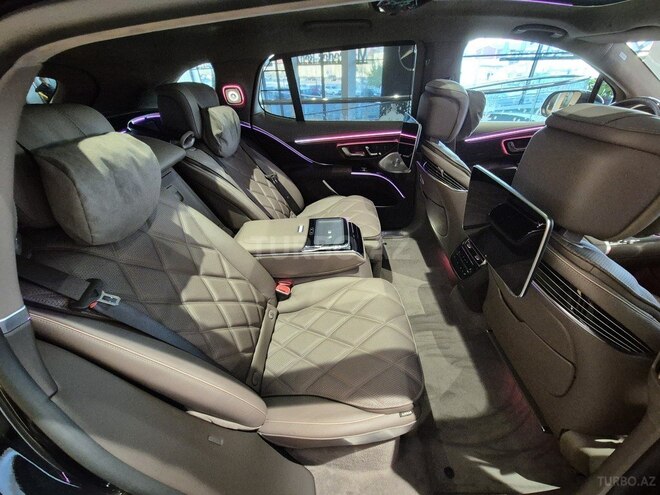 Mercedes-Maybach EQS 680 4MATIC SUV-12