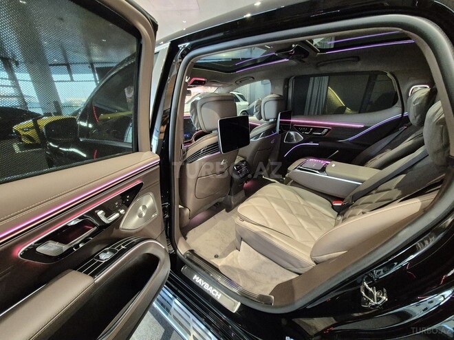 Mercedes-Maybach EQS 680 4MATIC SUV-8