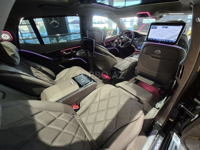 Mercedes-Maybach EQS 680 4MATIC SUV-14