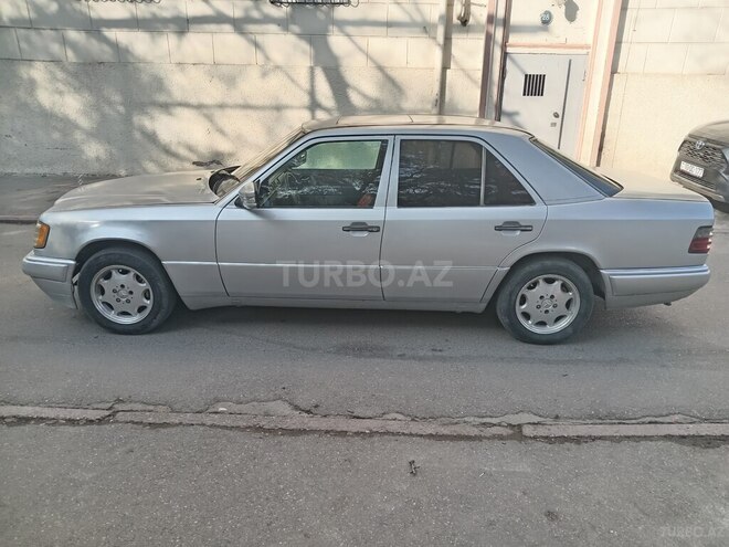 Mercedes E 250 1994, 434,262 km - 2.5 l - Bakı