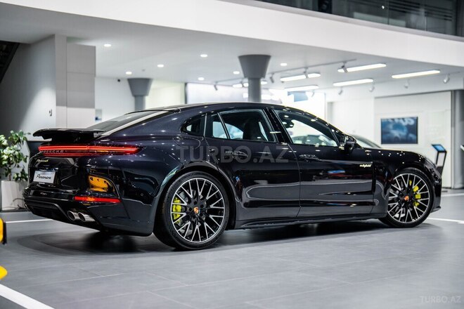 Porsche Panamera 4 E-Hybrid-4