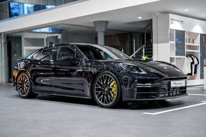 Porsche Panamera 4 E-Hybrid-3
