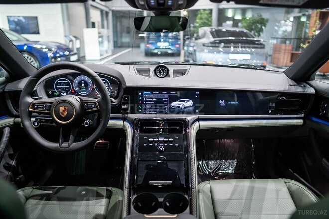 Porsche Panamera 4 E-Hybrid-8