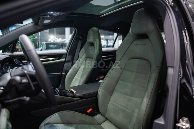 Porsche Panamera 4 E-Hybrid-11