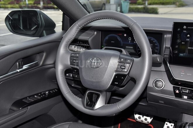 Toyota Camry-11
