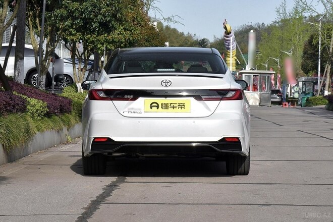 Toyota Camry-5