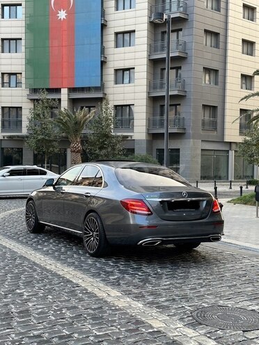 Mercedes E 220 d 2018, 168,000 km - 2.0 л - Bakı