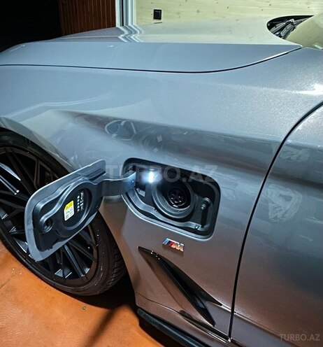 BMW 530e-12