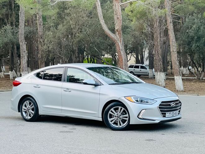Hyundai Elantra 2018, 122,500 km - 2.0 l - Bakı