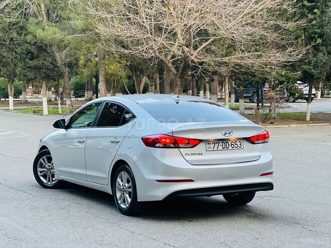 Hyundai Elantra 2018, 122,500 km - 2.0 l - Bakı