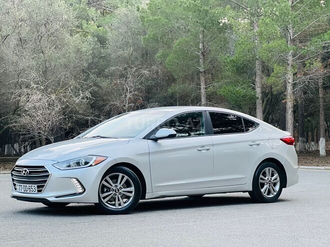 Hyundai Elantra 2018, 122,500 km - 2.0 l - Bakı