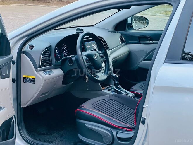 Hyundai Elantra 2018, 122,500 km - 2.0 l - Bakı