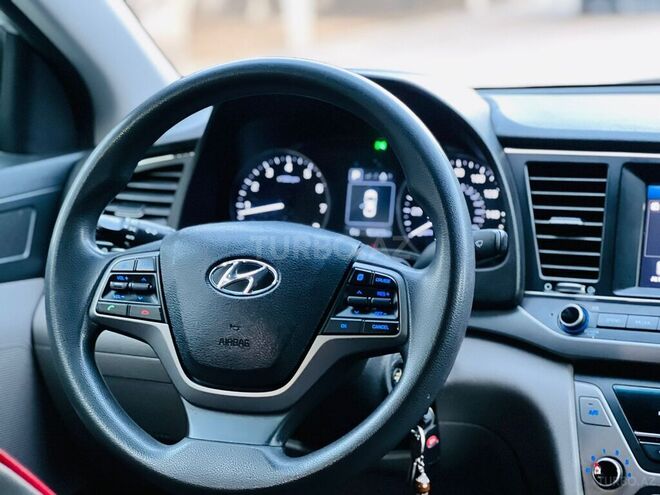 Hyundai Elantra 2018, 122,500 km - 2.0 l - Bakı