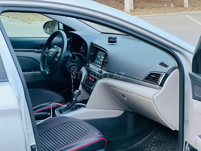 Hyundai Elantra 2018, 122,500 km - 2.0 l - Bakı