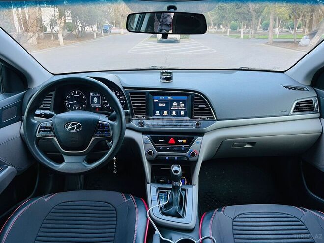 Hyundai Elantra 2018, 122,500 km - 2.0 l - Bakı