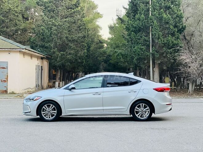 Hyundai Elantra 2018, 122,500 km - 2.0 l - Bakı