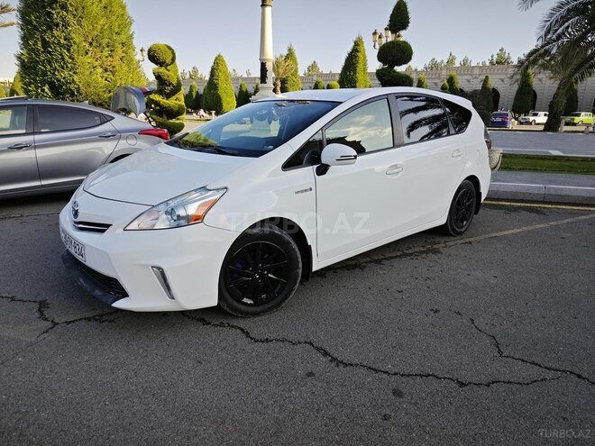 Toyota Prius V 2012, 205,000 km - 1.8 л - Gəncə