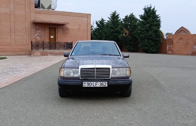 Mercedes 200 E 1993, 295,631 km - 2.0 л - Gəncə