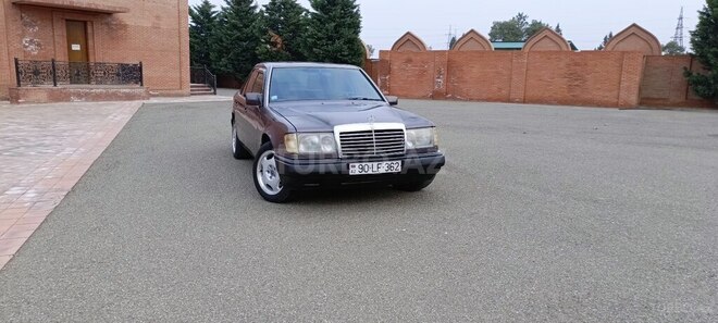 Mercedes 200 E 1993, 295,631 km - 2.0 л - Gəncə