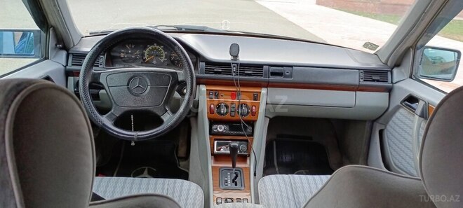 Mercedes 200 E 1993, 295,631 km - 2.0 л - Gəncə