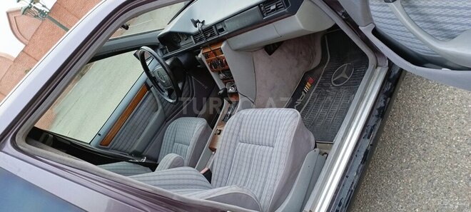 Mercedes 200 E 1993, 295,631 km - 2.0 л - Gəncə
