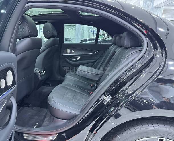 Mercedes E 300 e-15