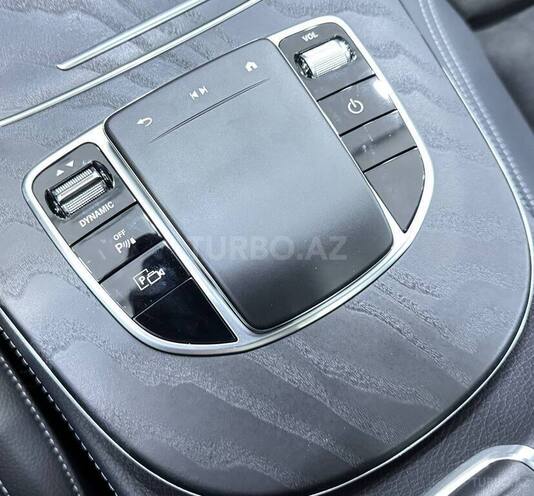 Mercedes E 300 e-16