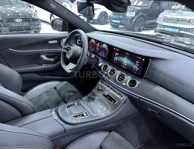 Mercedes E 300 e-11